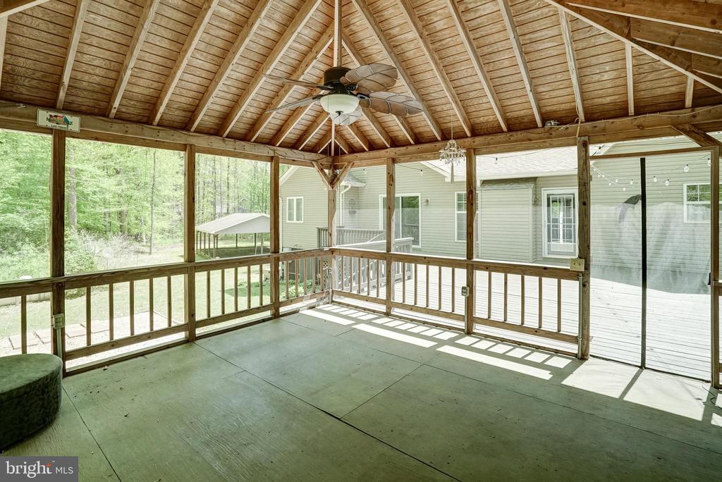 130 OAKLEIGH LN, BUMPASS, Virginia 23024, 4 Bedrooms Bedrooms, ,3 BathroomsBathrooms,Residential,130 OAKLEIGH LN,VALA2009688 MLS # VALA2009688