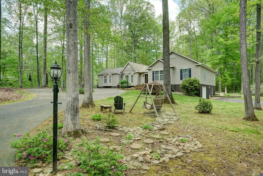 130 OAKLEIGH LN, BUMPASS, Virginia 23024, 4 Bedrooms Bedrooms, ,3 BathroomsBathrooms,Residential,130 OAKLEIGH LN,VALA2009688 MLS # VALA2009688