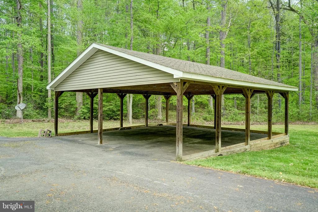 130 OAKLEIGH LN, BUMPASS, Virginia 23024, 4 Bedrooms Bedrooms, ,3 BathroomsBathrooms,Residential,130 OAKLEIGH LN,VALA2009688 MLS # VALA2009688