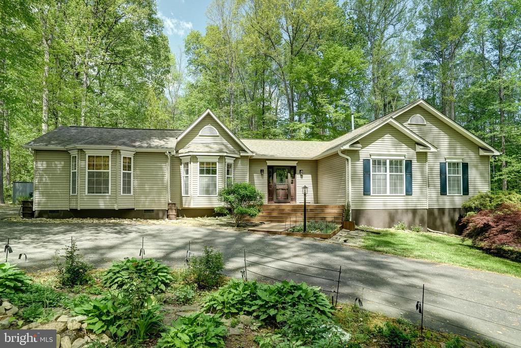 130 OAKLEIGH LN, BUMPASS, Virginia 23024, 4 Bedrooms Bedrooms, ,3 BathroomsBathrooms,Residential,130 OAKLEIGH LN,VALA2009688 MLS # VALA2009688