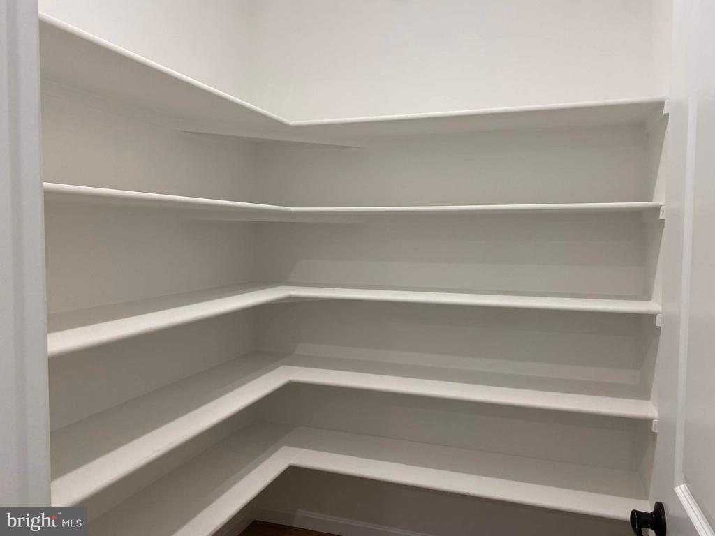 1916 SUNSET LN, CULPEPER, Virginia 22701, 4 Bedrooms Bedrooms, ,5 BathroomsBathrooms,Residential,1916 SUNSET LN,VACU2013382 MLS # VACU2013382