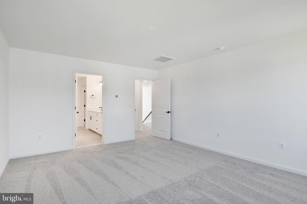 1916 SUNSET LN, CULPEPER, Virginia 22701, 4 Bedrooms Bedrooms, ,5 BathroomsBathrooms,Residential,1916 SUNSET LN,VACU2013382 MLS # VACU2013382