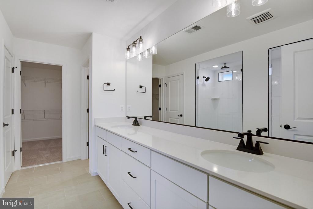 1916 SUNSET LN, CULPEPER, Virginia 22701, 4 Bedrooms Bedrooms, ,5 BathroomsBathrooms,Residential,1916 SUNSET LN,VACU2013382 MLS # VACU2013382