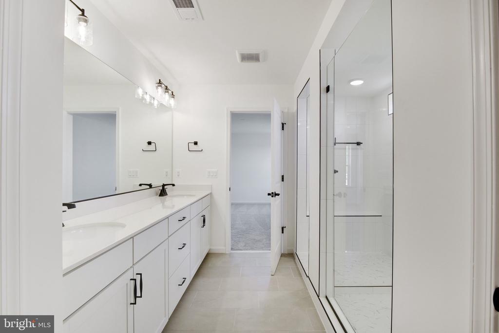 1916 SUNSET LN, CULPEPER, Virginia 22701, 4 Bedrooms Bedrooms, ,5 BathroomsBathrooms,Residential,1916 SUNSET LN,VACU2013382 MLS # VACU2013382