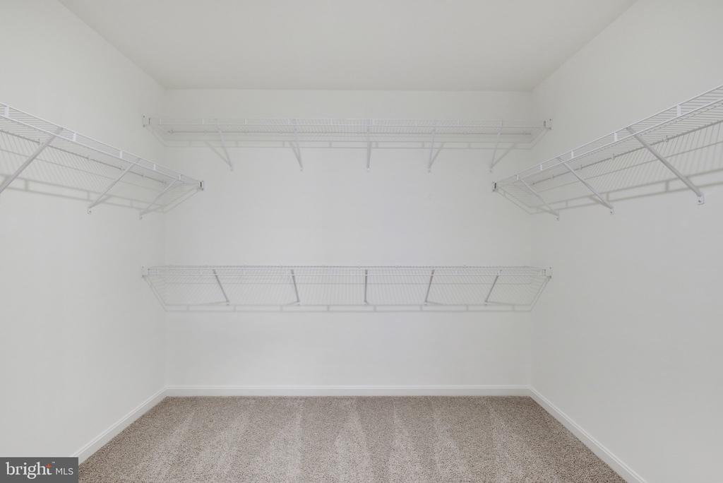 1916 SUNSET LN, CULPEPER, Virginia 22701, 4 Bedrooms Bedrooms, ,5 BathroomsBathrooms,Residential,1916 SUNSET LN,VACU2013382 MLS # VACU2013382