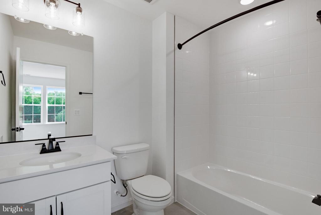 1916 SUNSET LN, CULPEPER, Virginia 22701, 4 Bedrooms Bedrooms, ,5 BathroomsBathrooms,Residential,1916 SUNSET LN,VACU2013382 MLS # VACU2013382