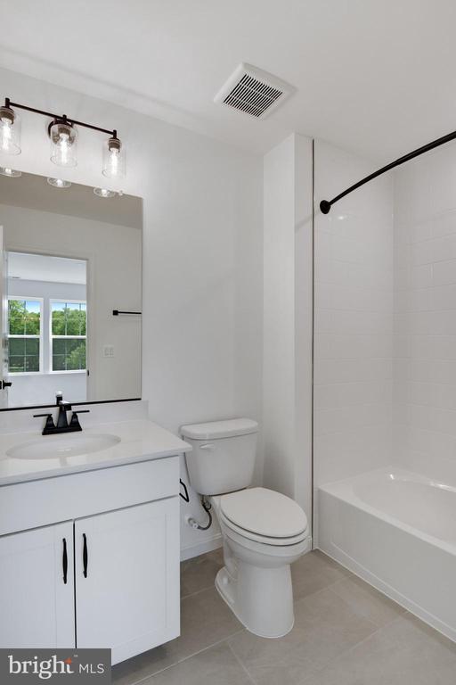 1916 SUNSET LN, CULPEPER, Virginia 22701, 4 Bedrooms Bedrooms, ,5 BathroomsBathrooms,Residential,1916 SUNSET LN,VACU2013382 MLS # VACU2013382