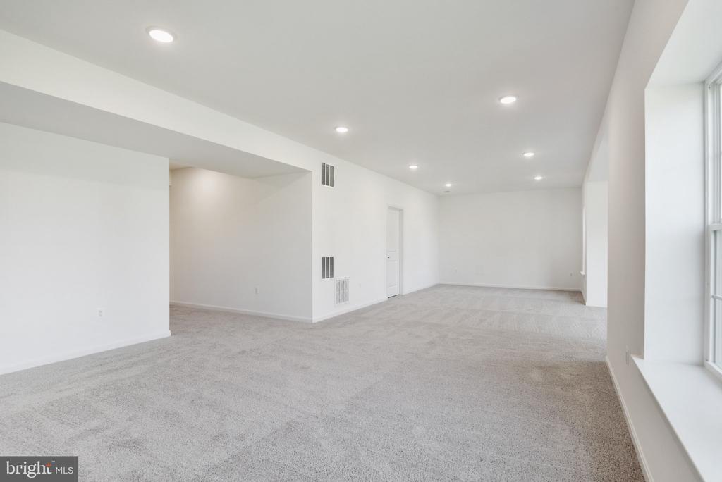 1916 SUNSET LN, CULPEPER, Virginia 22701, 4 Bedrooms Bedrooms, ,5 BathroomsBathrooms,Residential,1916 SUNSET LN,VACU2013382 MLS # VACU2013382