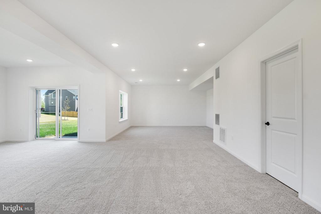 1916 SUNSET LN, CULPEPER, Virginia 22701, 4 Bedrooms Bedrooms, ,5 BathroomsBathrooms,Residential,1916 SUNSET LN,VACU2013382 MLS # VACU2013382