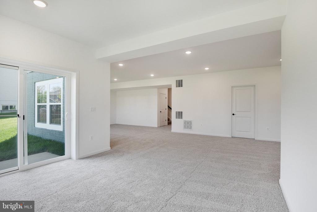 1916 SUNSET LN, CULPEPER, Virginia 22701, 4 Bedrooms Bedrooms, ,5 BathroomsBathrooms,Residential,1916 SUNSET LN,VACU2013382 MLS # VACU2013382