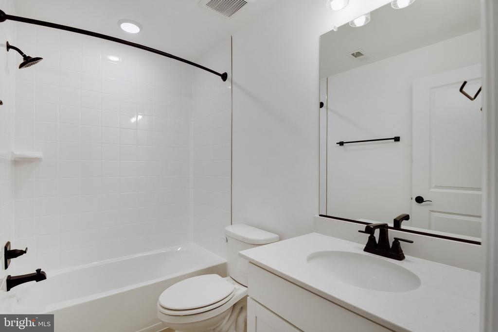 1916 SUNSET LN, CULPEPER, Virginia 22701, 4 Bedrooms Bedrooms, ,5 BathroomsBathrooms,Residential,1916 SUNSET LN,VACU2013382 MLS # VACU2013382