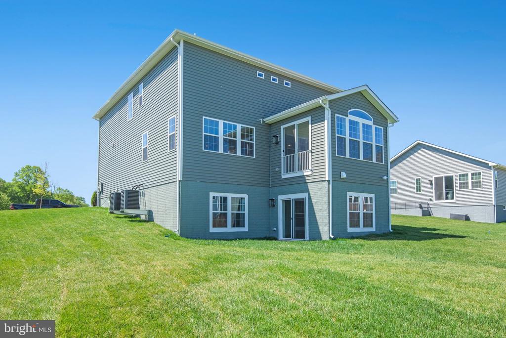 1916 SUNSET LN, CULPEPER, Virginia 22701, 4 Bedrooms Bedrooms, ,5 BathroomsBathrooms,Residential,1916 SUNSET LN,VACU2013382 MLS # VACU2013382