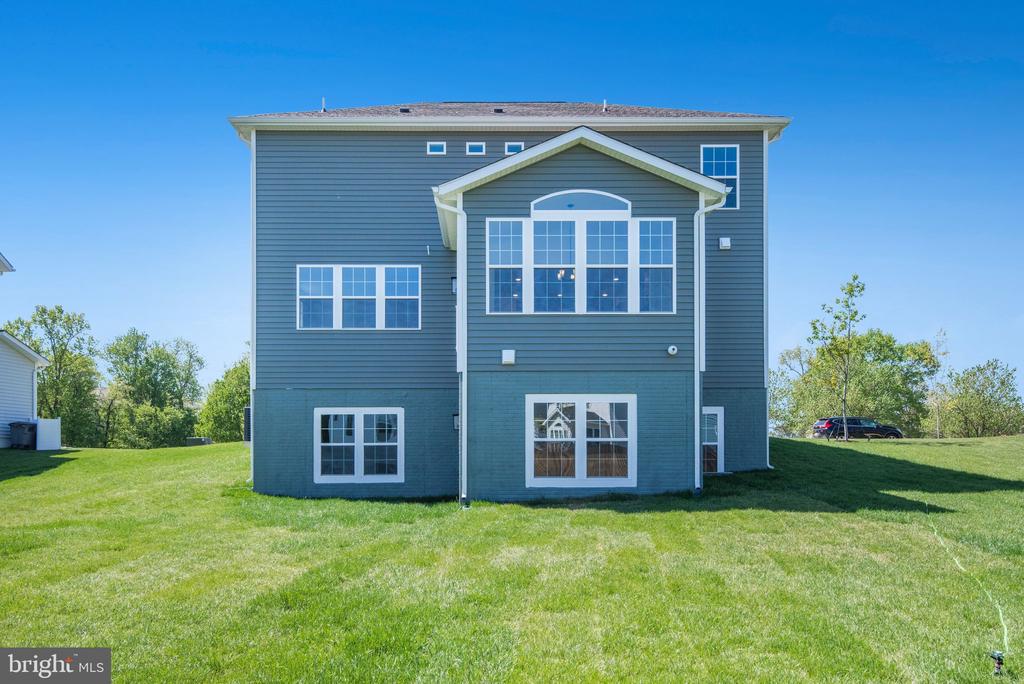 1916 SUNSET LN, CULPEPER, Virginia 22701, 4 Bedrooms Bedrooms, ,5 BathroomsBathrooms,Residential,1916 SUNSET LN,VACU2013382 MLS # VACU2013382