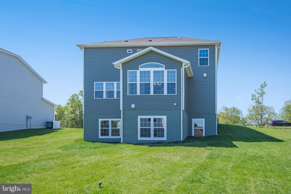 1916 SUNSET LN, CULPEPER, Virginia 22701, 4 Bedrooms Bedrooms, ,5 BathroomsBathrooms,Residential,1916 SUNSET LN,VACU2013382 MLS # VACU2013382