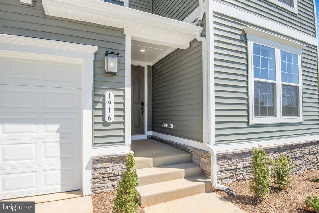 1916 SUNSET LN, CULPEPER, Virginia 22701, 4 Bedrooms Bedrooms, ,5 BathroomsBathrooms,Residential,1916 SUNSET LN,VACU2013382 MLS # VACU2013382