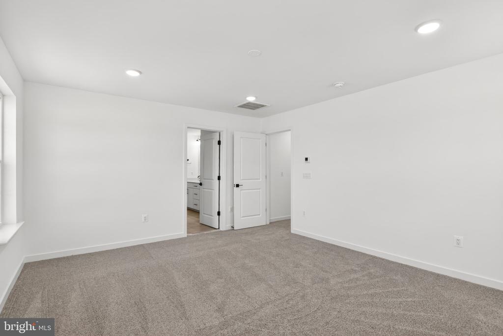 2012 DIVOT DR, CULPEPER, Virginia 22701, 4 Bedrooms Bedrooms, ,4 BathroomsBathrooms,Residential,2012 DIVOT DR,VACU2013390 MLS # VACU2013390