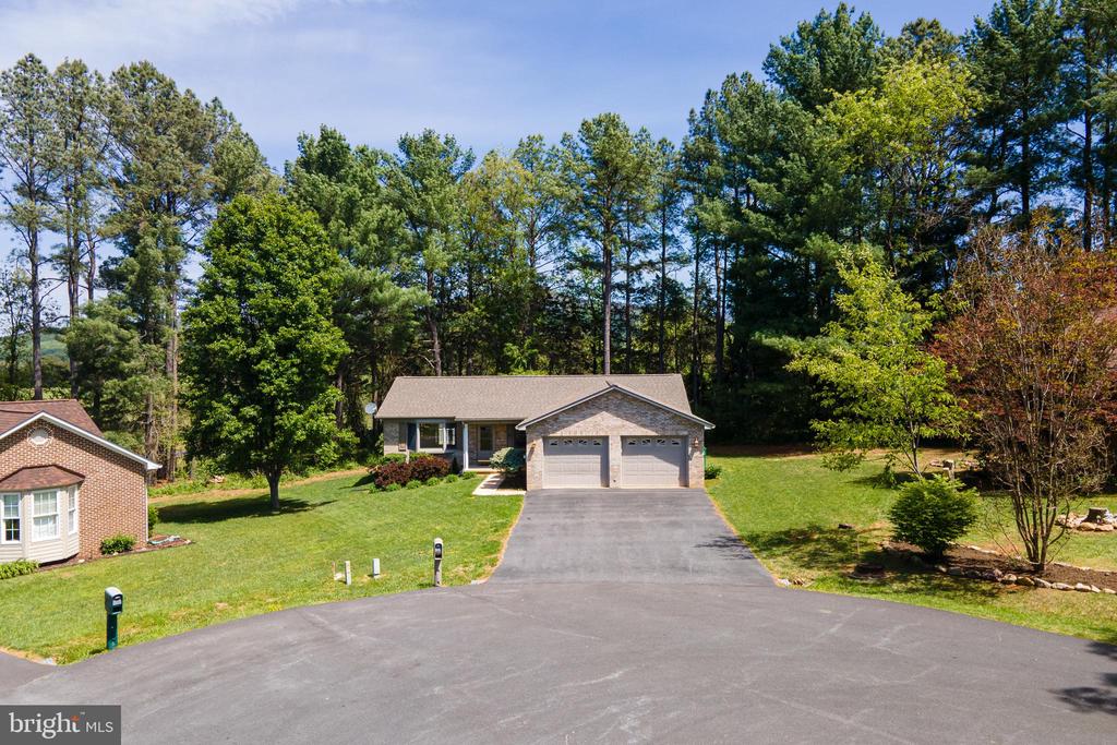 7 BLUE RIDGE CT, LURAY, Virginia 22835, 3 Bedrooms Bedrooms, ,2 BathroomsBathrooms,Residential,7 BLUE RIDGE CT,VAPA2006236 MLS # VAPA2006236