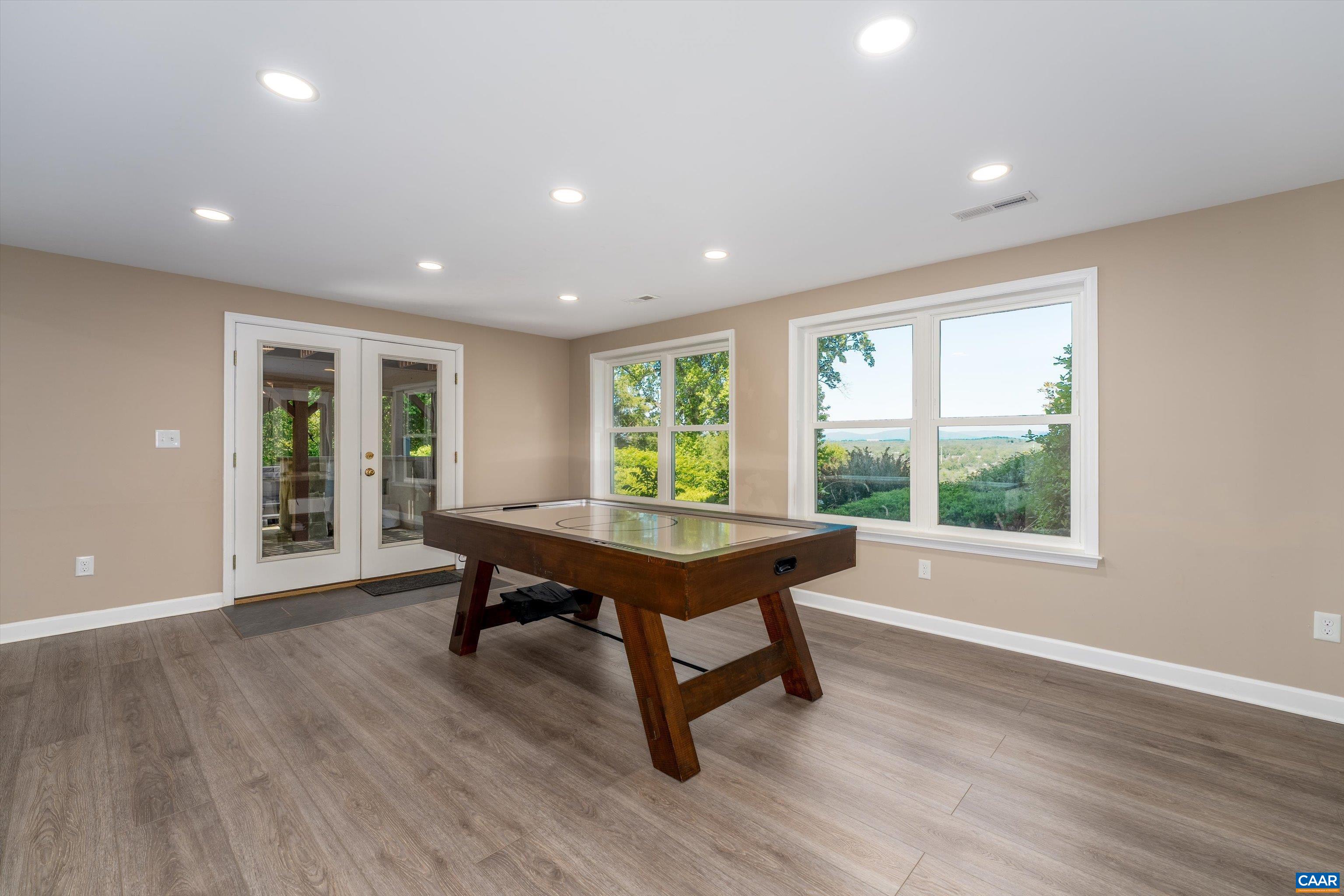 129 FONTANA CT, CHARLOTTESVILLE, Virginia 22911, 5 Bedrooms Bedrooms, ,4 BathroomsBathrooms,Residential,129 FONTANA CT,676041 MLS # 676041