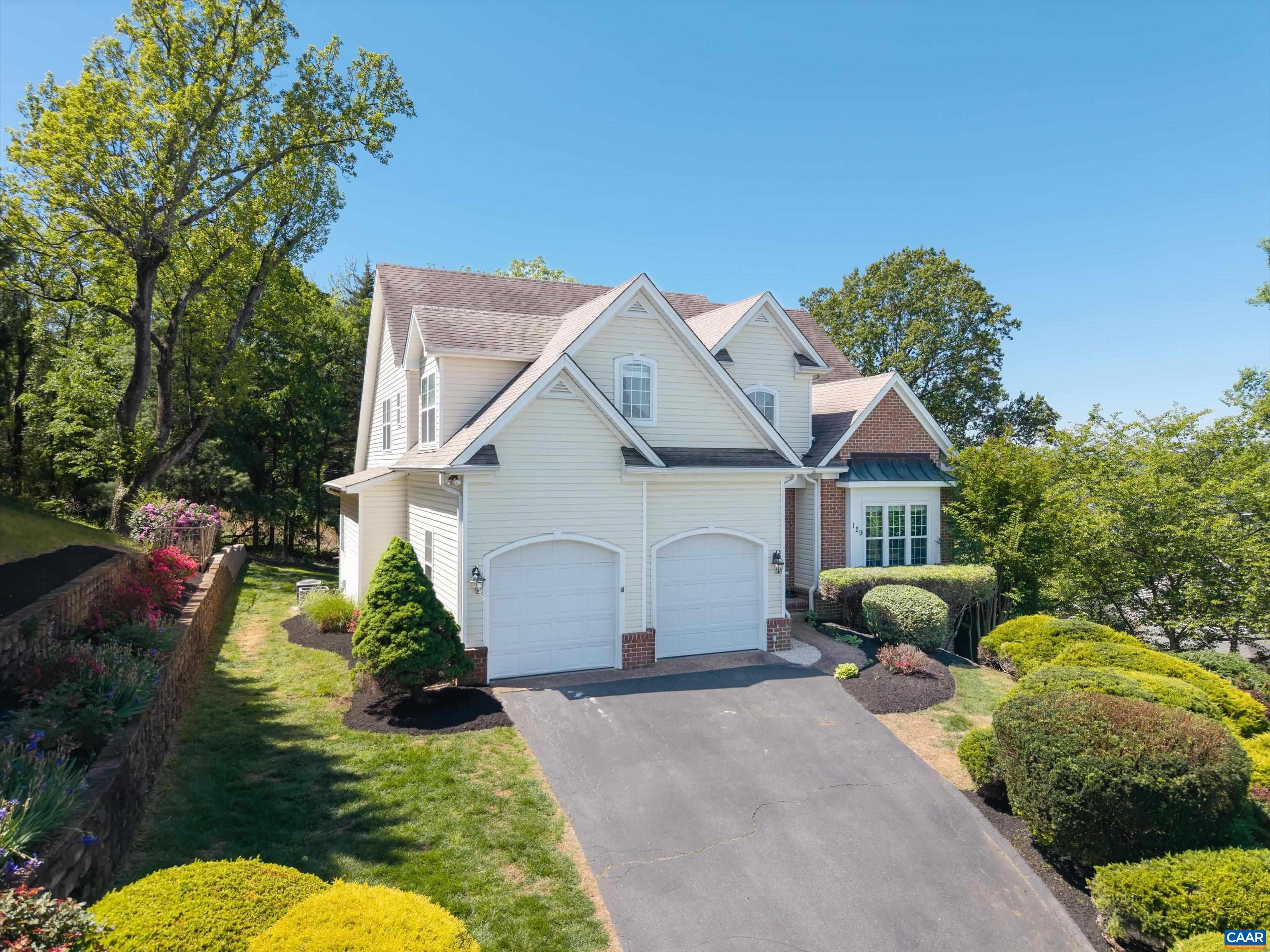 129 FONTANA CT, CHARLOTTESVILLE, Virginia 22911, 5 Bedrooms Bedrooms, ,4 BathroomsBathrooms,Residential,129 FONTANA CT,676041 MLS # 676041