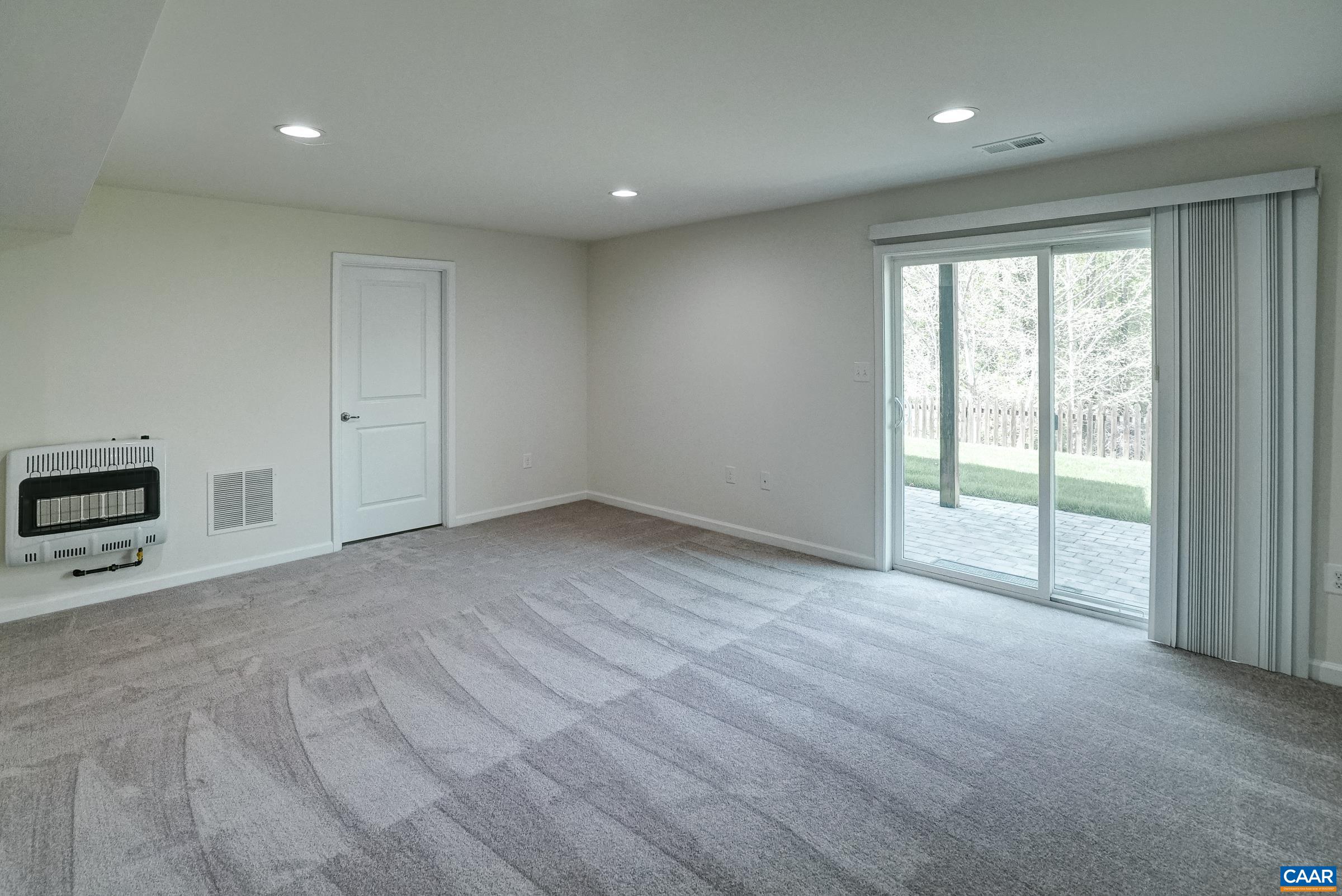 Gas heater keeps it comfortable on chilly days.