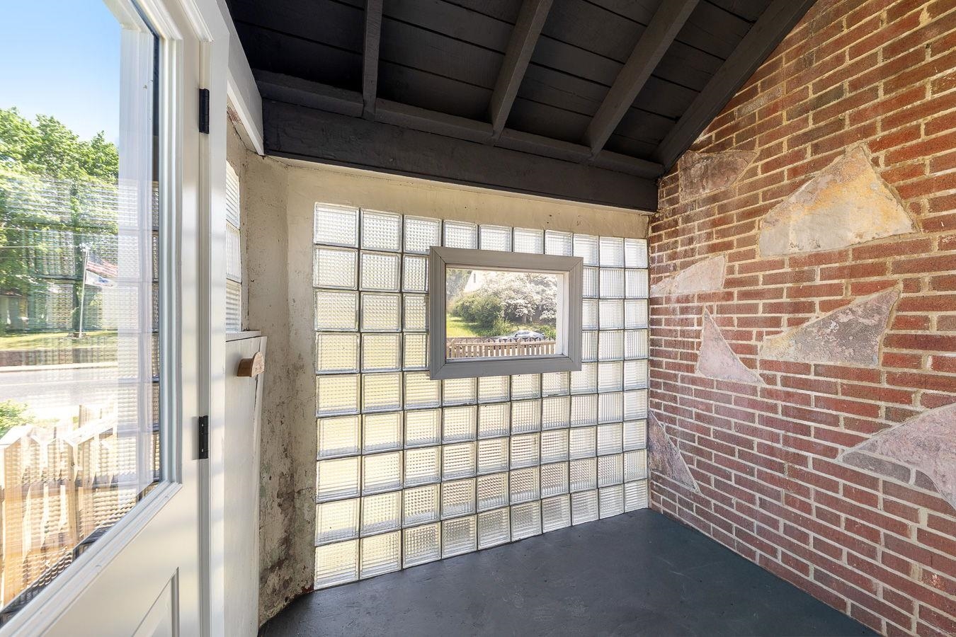 110 HAYS AVE, STAUNTON, Virginia 24401, 2 Bedrooms Bedrooms, ,1 BathroomBathrooms,Residential,110 HAYS AVE,676166 MLS # 676166