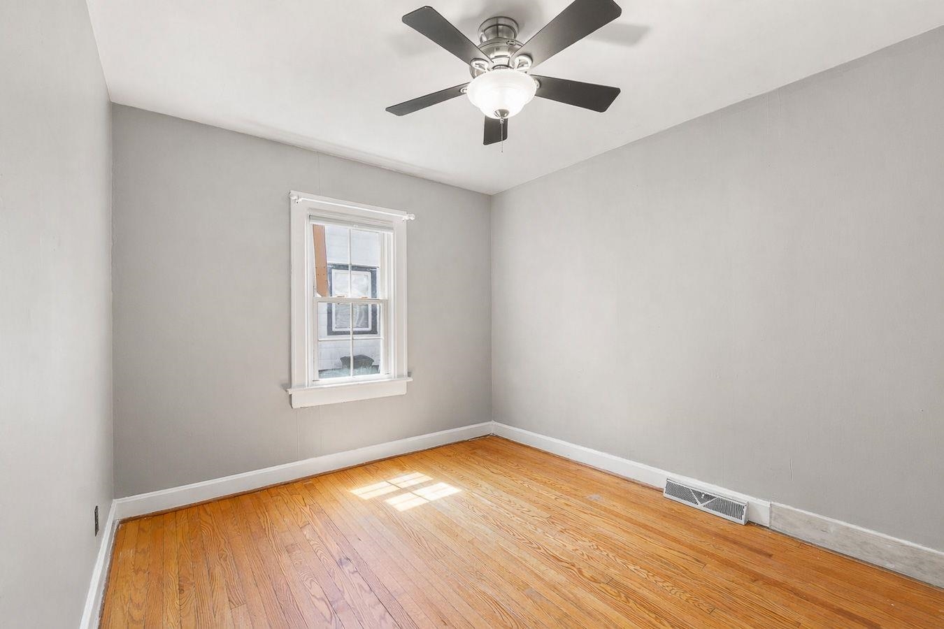 110 HAYS AVE, STAUNTON, Virginia 24401, 2 Bedrooms Bedrooms, ,1 BathroomBathrooms,Residential,110 HAYS AVE,676166 MLS # 676166