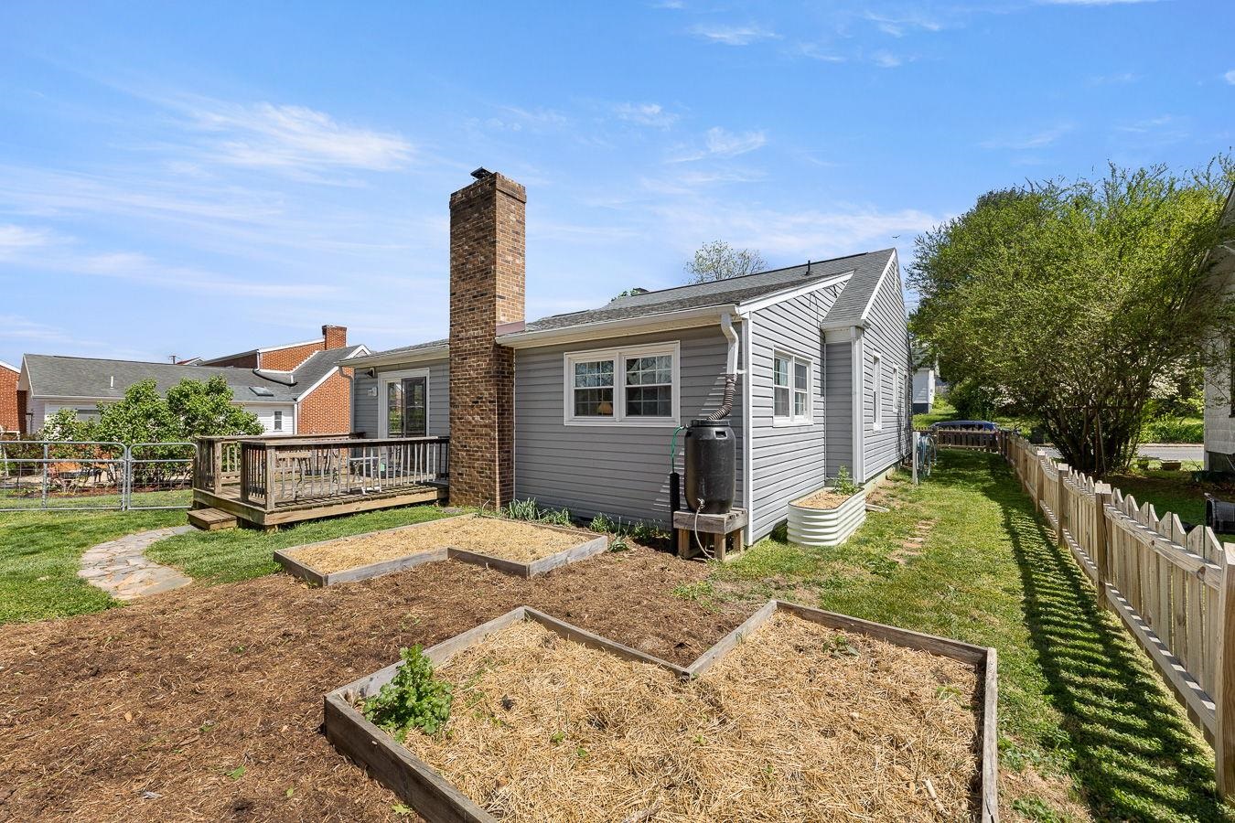 110 HAYS AVE, STAUNTON, Virginia 24401, 2 Bedrooms Bedrooms, ,1 BathroomBathrooms,Residential,110 HAYS AVE,676166 MLS # 676166