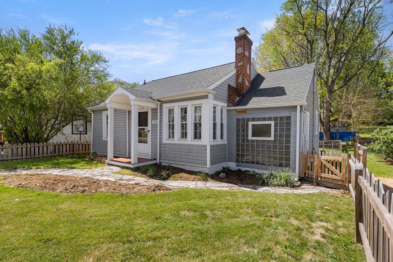 110 HAYS AVE, STAUNTON, Virginia 24401, 2 Bedrooms Bedrooms, ,1 BathroomBathrooms,Residential,110 HAYS AVE,676166 MLS # 676166