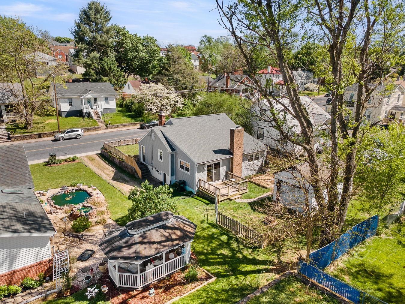 110 HAYS AVE, STAUNTON, Virginia 24401, 2 Bedrooms Bedrooms, ,1 BathroomBathrooms,Residential,110 HAYS AVE,676166 MLS # 676166