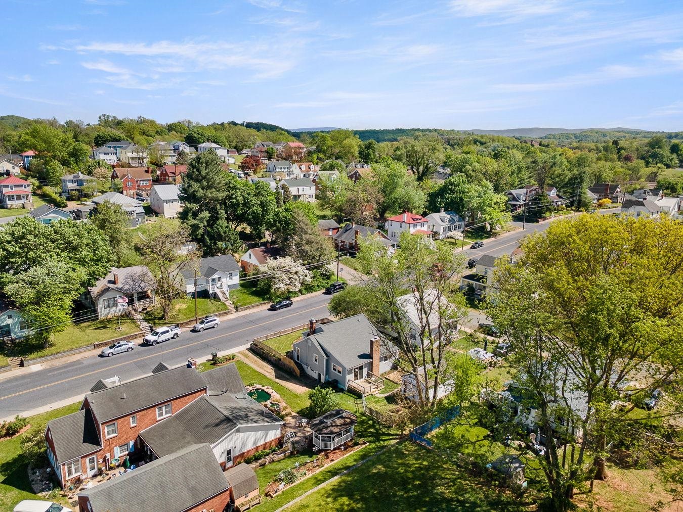 110 HAYS AVE, STAUNTON, Virginia 24401, 2 Bedrooms Bedrooms, ,1 BathroomBathrooms,Residential,110 HAYS AVE,676166 MLS # 676166