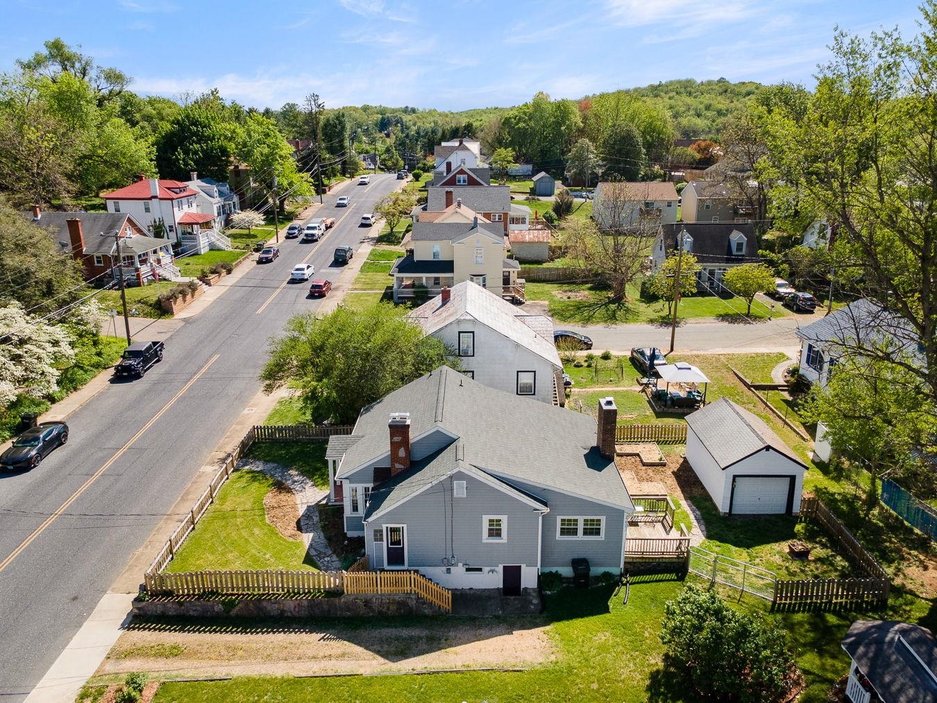 110 HAYS AVE, STAUNTON, Virginia 24401, 2 Bedrooms Bedrooms, ,1 BathroomBathrooms,Residential,110 HAYS AVE,676166 MLS # 676166