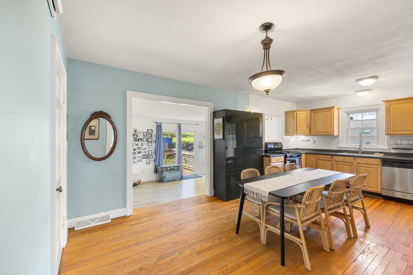 110 HAYS AVE, STAUNTON, Virginia 24401, 2 Bedrooms Bedrooms, ,1 BathroomBathrooms,Residential,110 HAYS AVE,676166 MLS # 676166