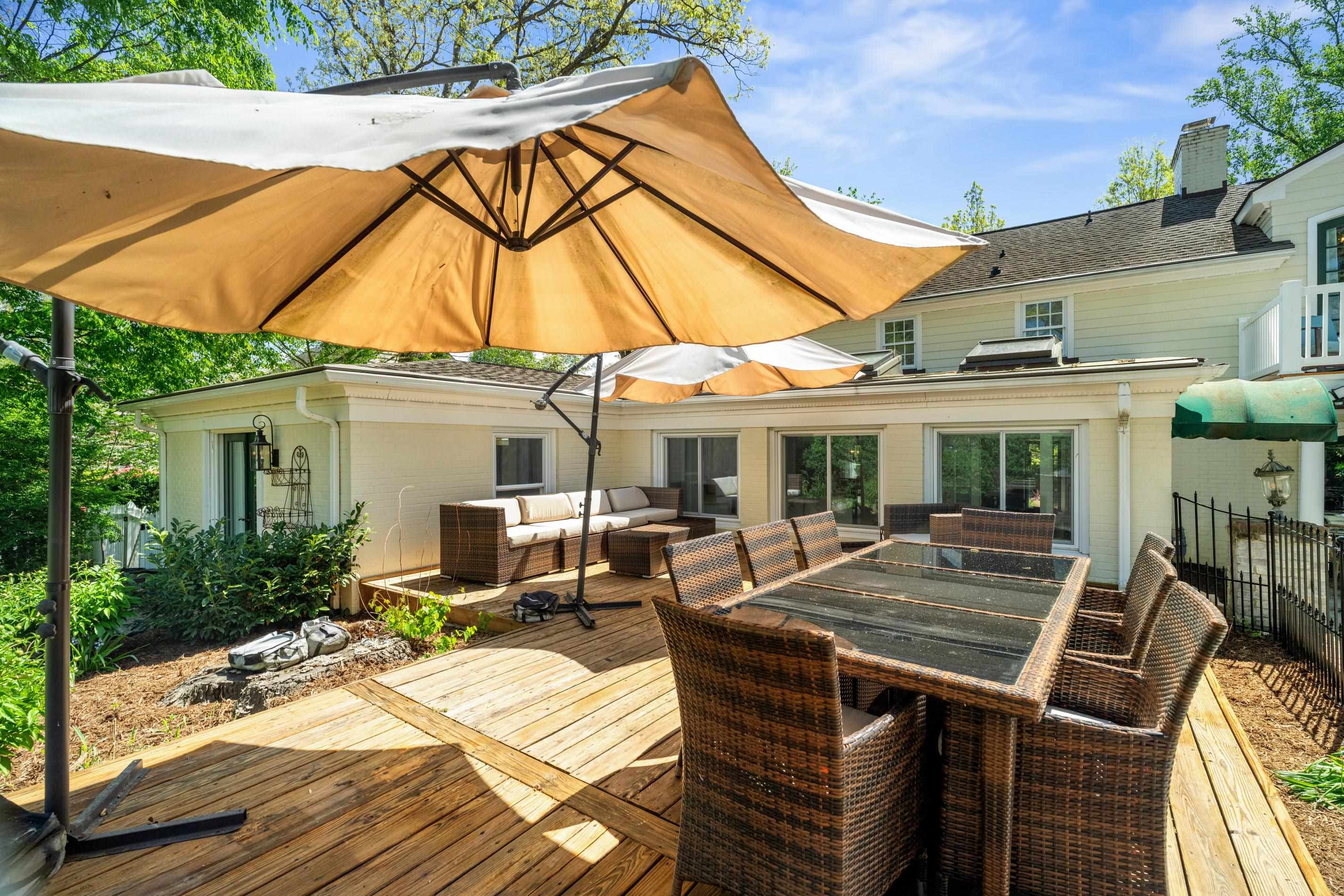 633 OAK AVE, WAYNESBORO, Virginia 22980, 4 Bedrooms Bedrooms, ,3 BathroomsBathrooms,Residential,Tree Street Elite,633 OAK AVE,676171 MLS # 676171