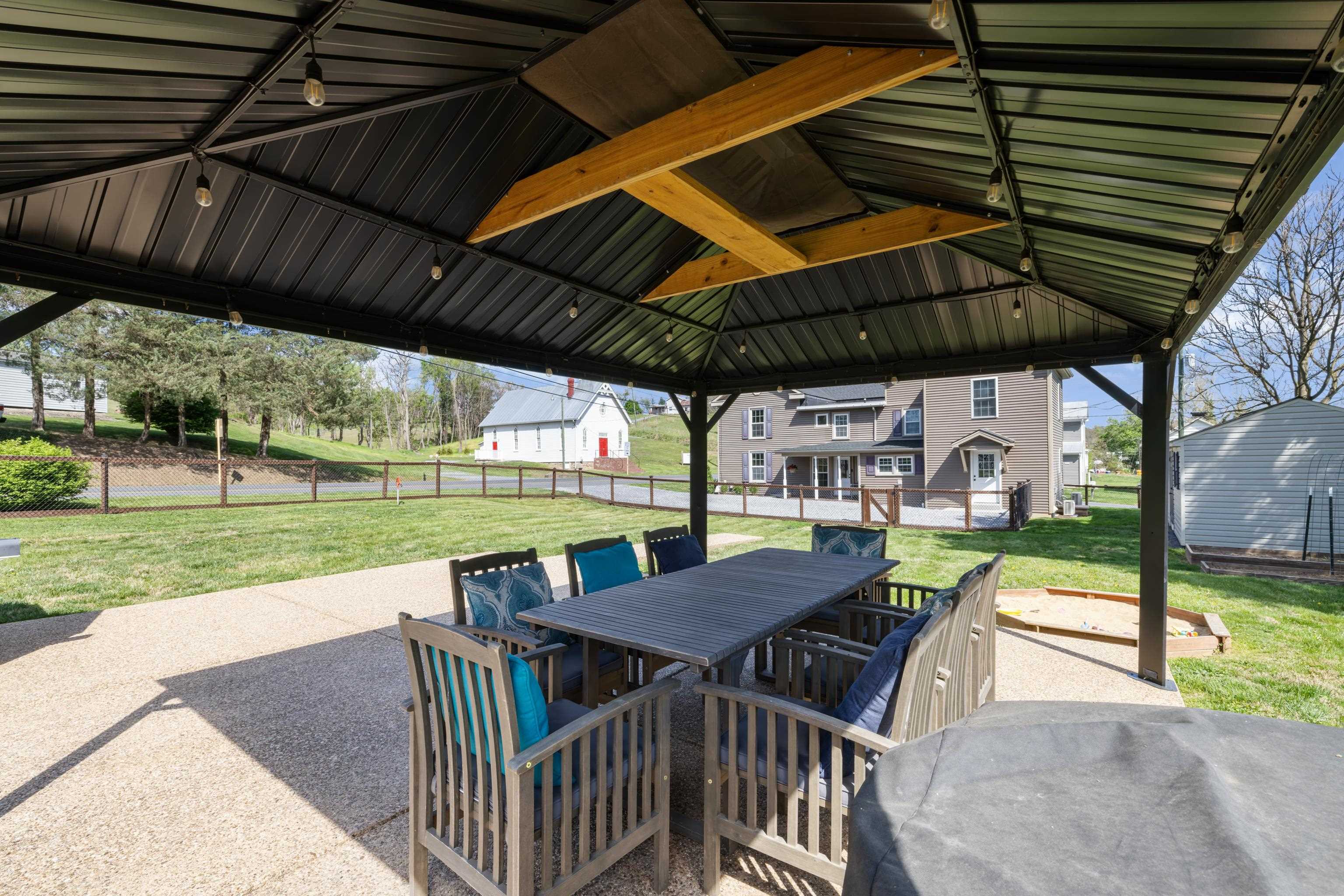 6748 SPRING CREEK RD, BRIDGEWATER, Virginia 22812, 4 Bedrooms Bedrooms, ,2 BathroomsBathrooms,Residential,6748 SPRING CREEK RD,676176 MLS # 676176