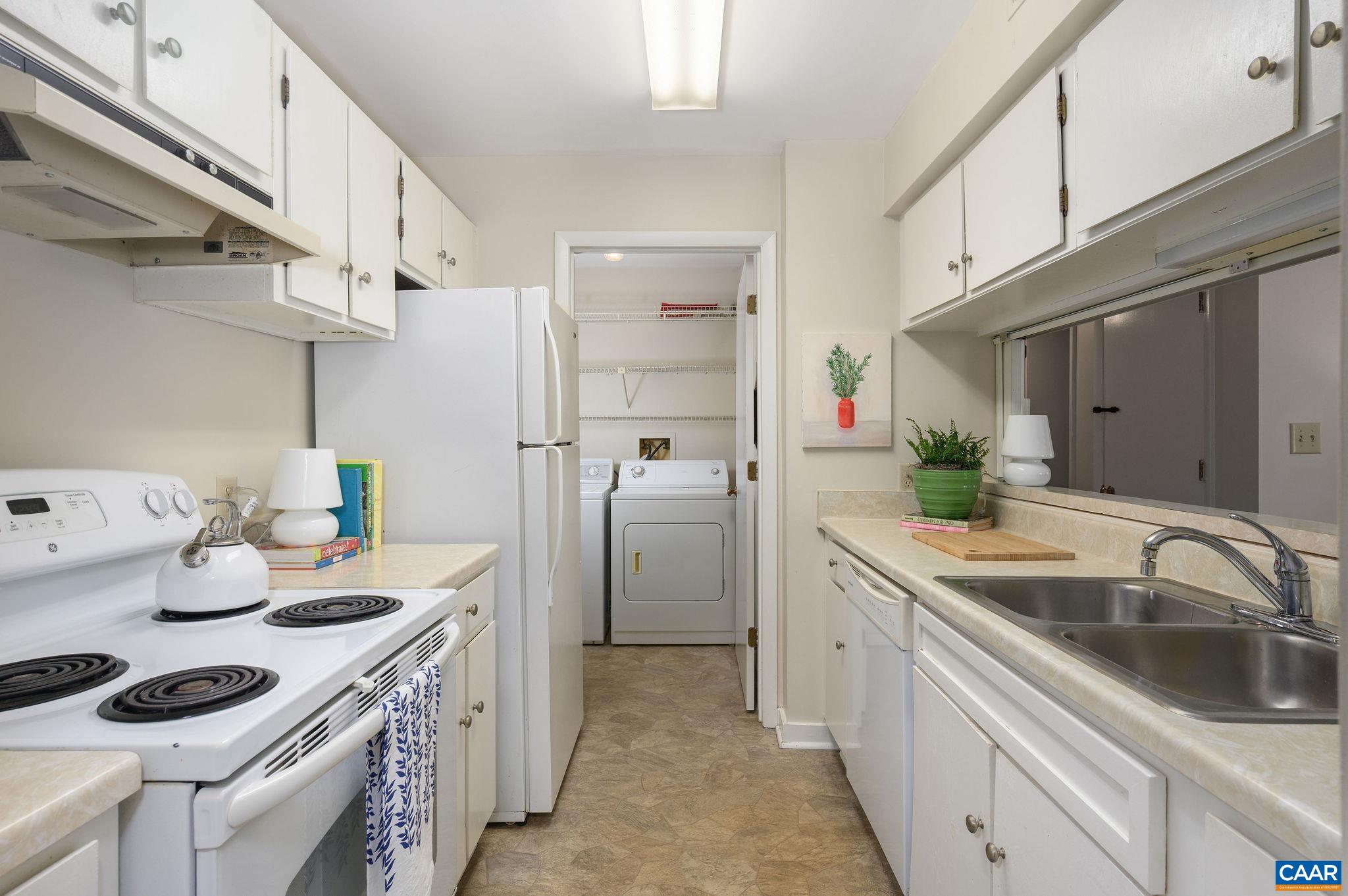 338 SOUTH PANTOPS DR, CHARLOTTESVILLE, Virginia 22911, 2 Bedrooms Bedrooms, ,2 BathroomsBathrooms,Residential,338 SOUTH PANTOPS DR,676180 MLS # 676180