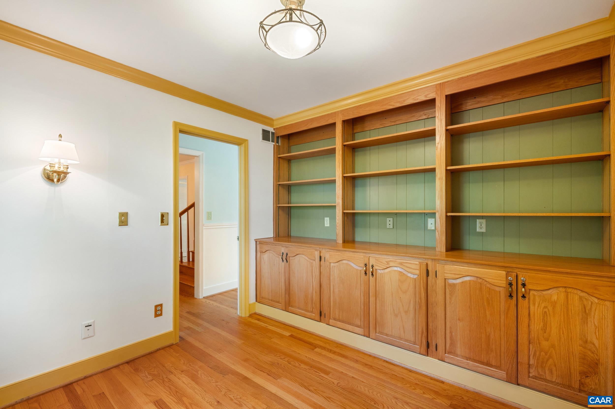 165 WALNUT LN, CHARLOTTESVILLE, Virginia 22911, 4 Bedrooms Bedrooms, ,3 BathroomsBathrooms,Residential,165 WALNUT LN,676181 MLS # 676181