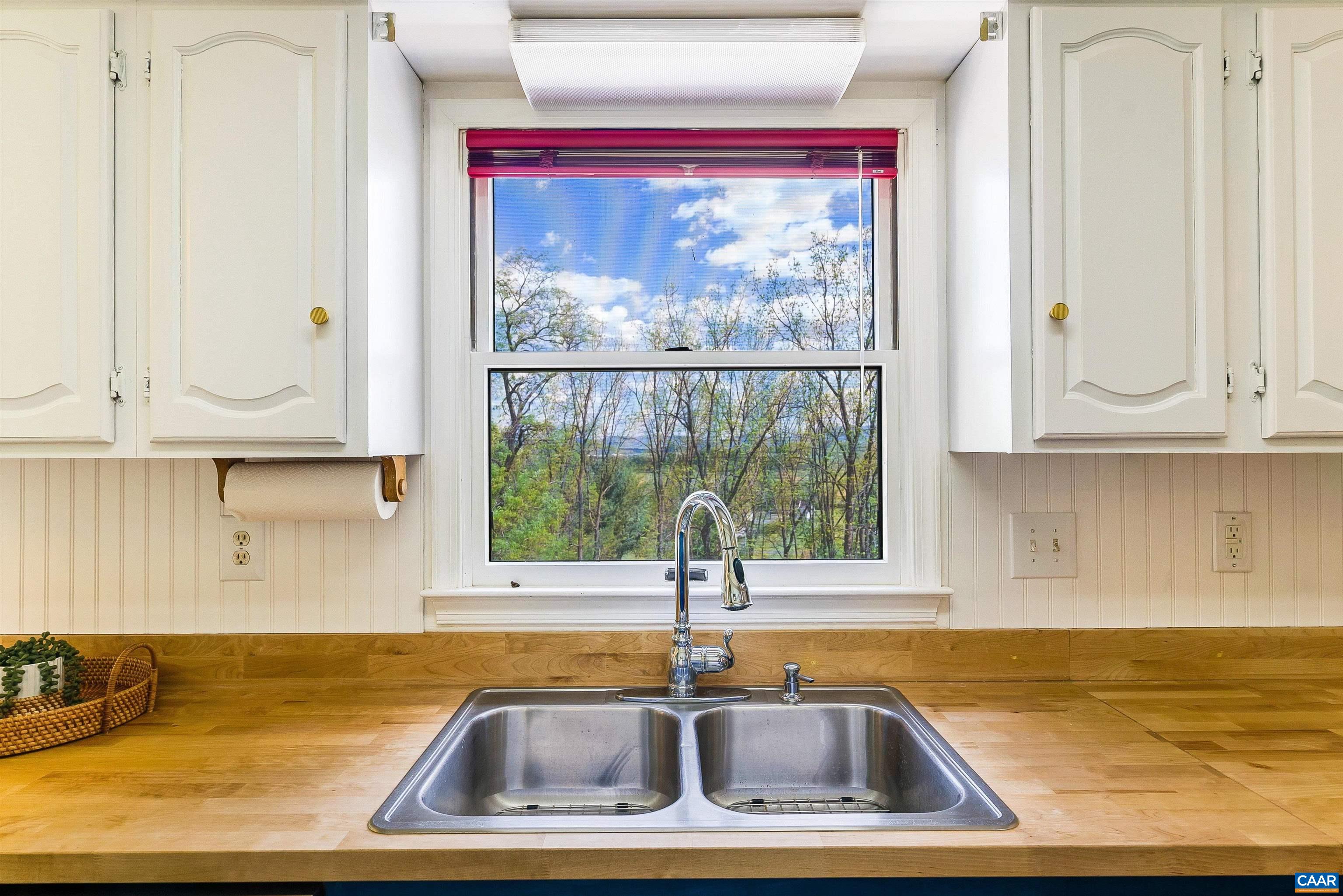 3 CHEYENNE LN, STAUNTON, Virginia 24401, 4 Bedrooms Bedrooms, ,2 BathroomsBathrooms,Residential,3 CHEYENNE LN,676184 MLS # 676184