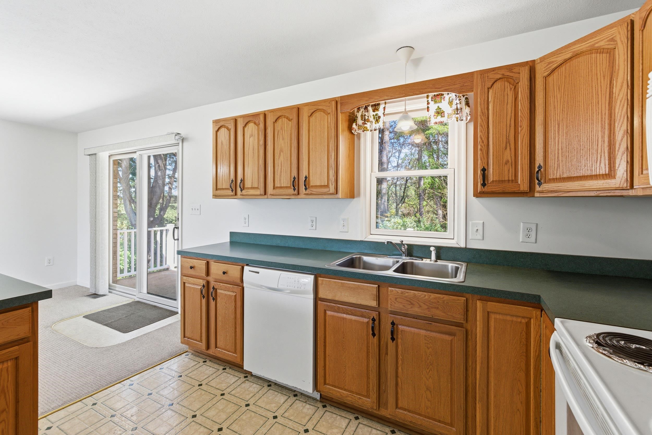 7 BLUE RIDGE CT, LURAY, Virginia 22835, 3 Bedrooms Bedrooms, ,2 BathroomsBathrooms,Residential,7 BLUE RIDGE CT,676188 MLS # 676188