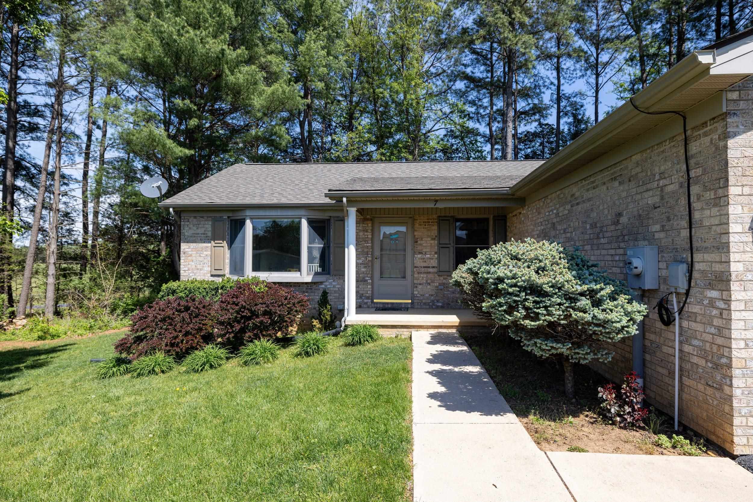 7 BLUE RIDGE CT, LURAY, Virginia 22835, 3 Bedrooms Bedrooms, ,2 BathroomsBathrooms,Residential,7 BLUE RIDGE CT,676188 MLS # 676188