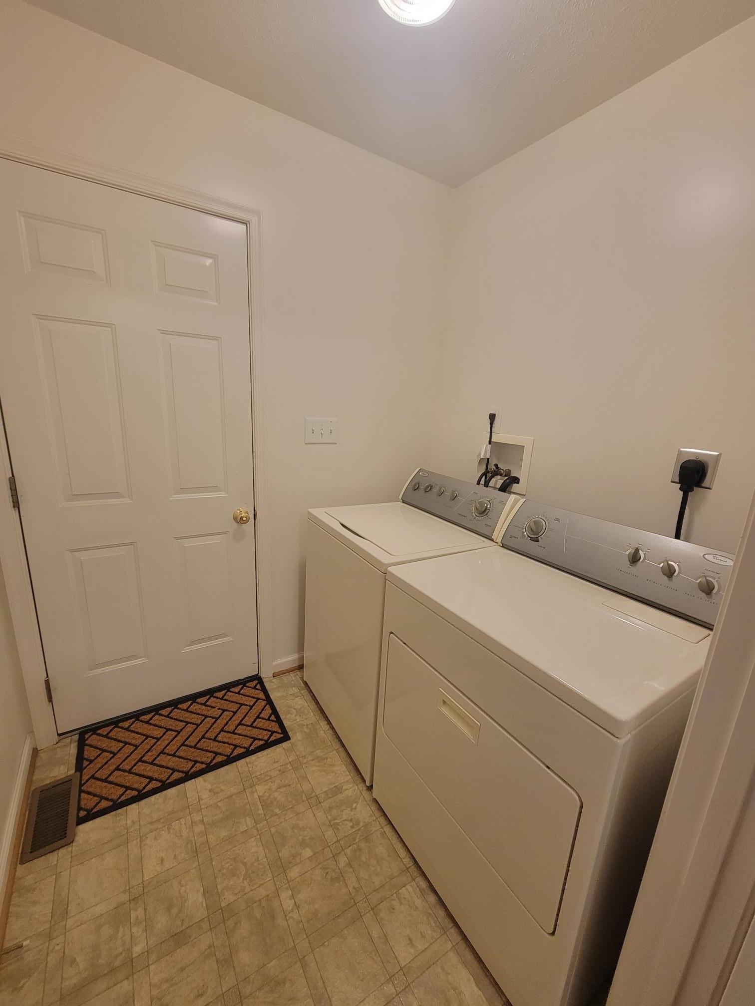 7 BLUE RIDGE CT, LURAY, Virginia 22835, 3 Bedrooms Bedrooms, ,2 BathroomsBathrooms,Residential,7 BLUE RIDGE CT,676188 MLS # 676188