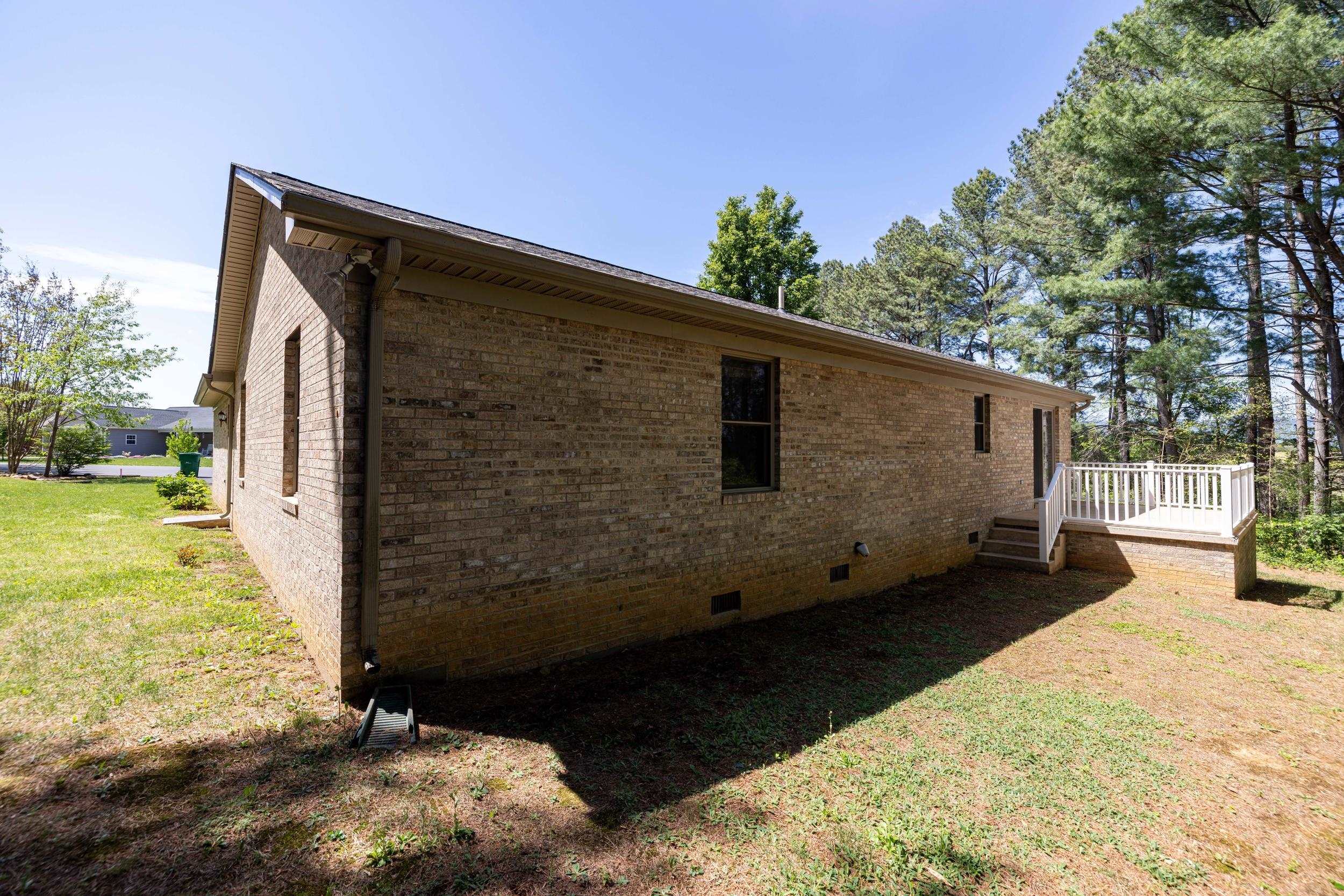 7 BLUE RIDGE CT, LURAY, Virginia 22835, 3 Bedrooms Bedrooms, ,2 BathroomsBathrooms,Residential,7 BLUE RIDGE CT,676188 MLS # 676188