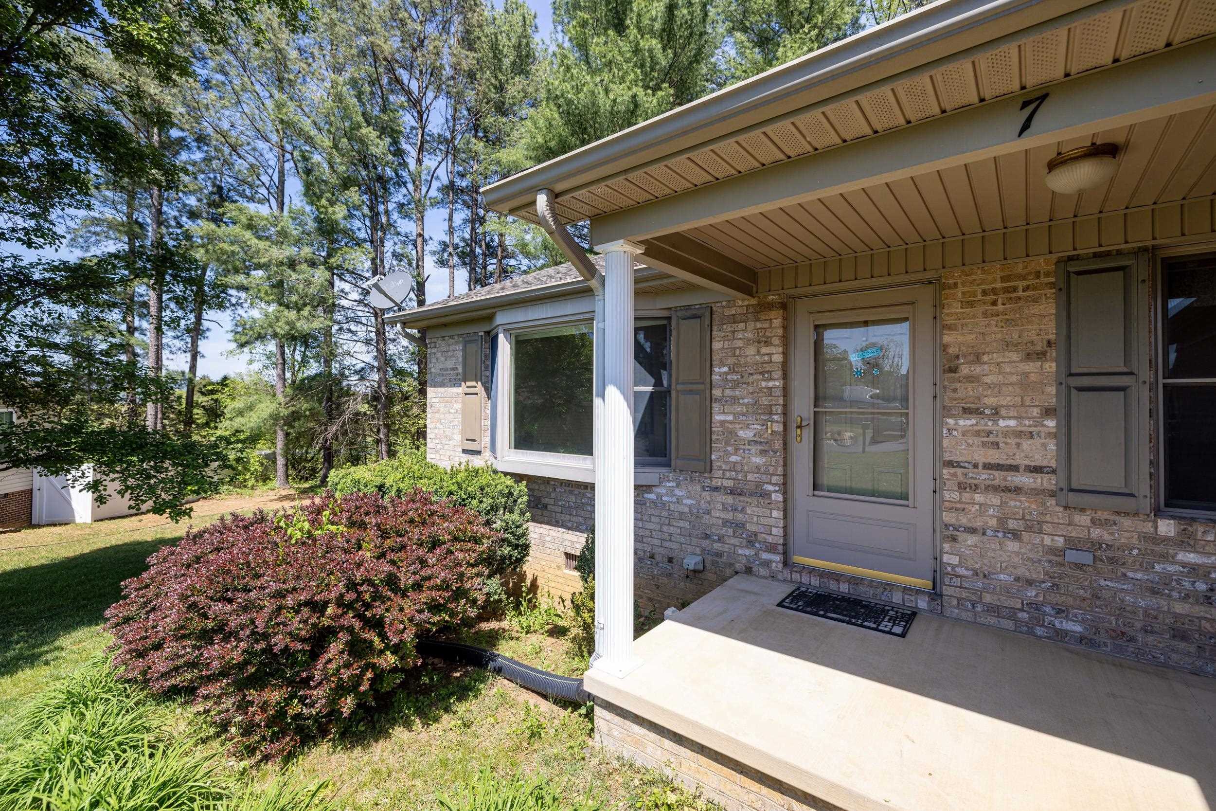 7 BLUE RIDGE CT, LURAY, Virginia 22835, 3 Bedrooms Bedrooms, ,2 BathroomsBathrooms,Residential,7 BLUE RIDGE CT,676188 MLS # 676188