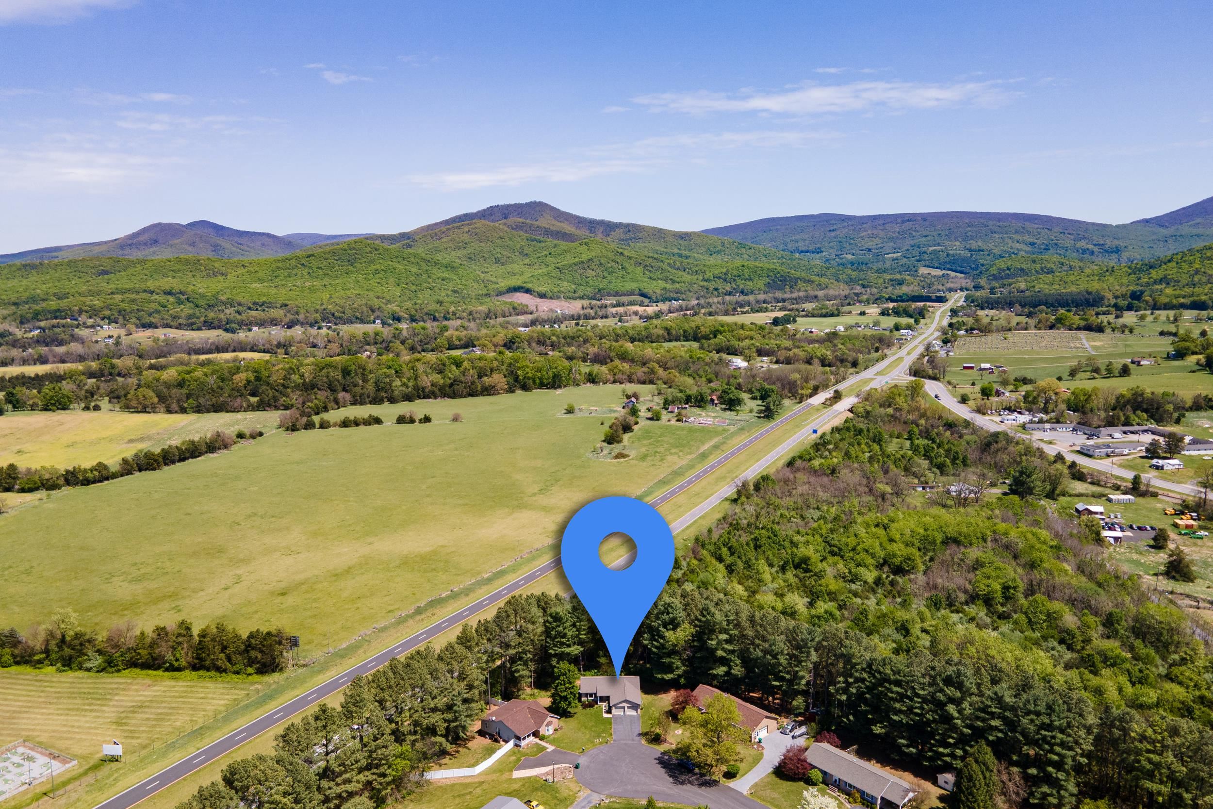 7 BLUE RIDGE CT, LURAY, Virginia 22835, 3 Bedrooms Bedrooms, ,2 BathroomsBathrooms,Residential,7 BLUE RIDGE CT,676188 MLS # 676188