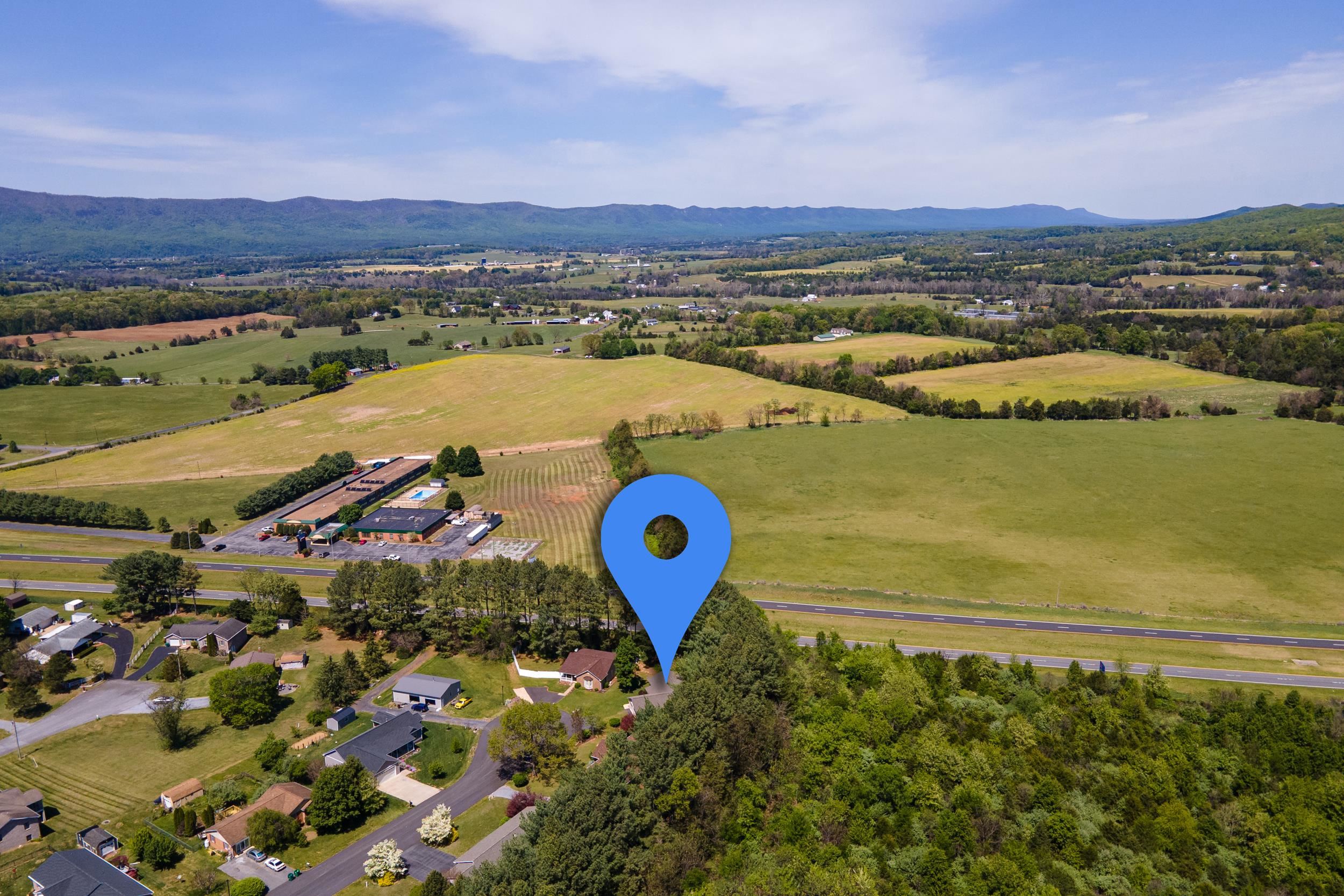 7 BLUE RIDGE CT, LURAY, Virginia 22835, 3 Bedrooms Bedrooms, ,2 BathroomsBathrooms,Residential,7 BLUE RIDGE CT,676188 MLS # 676188