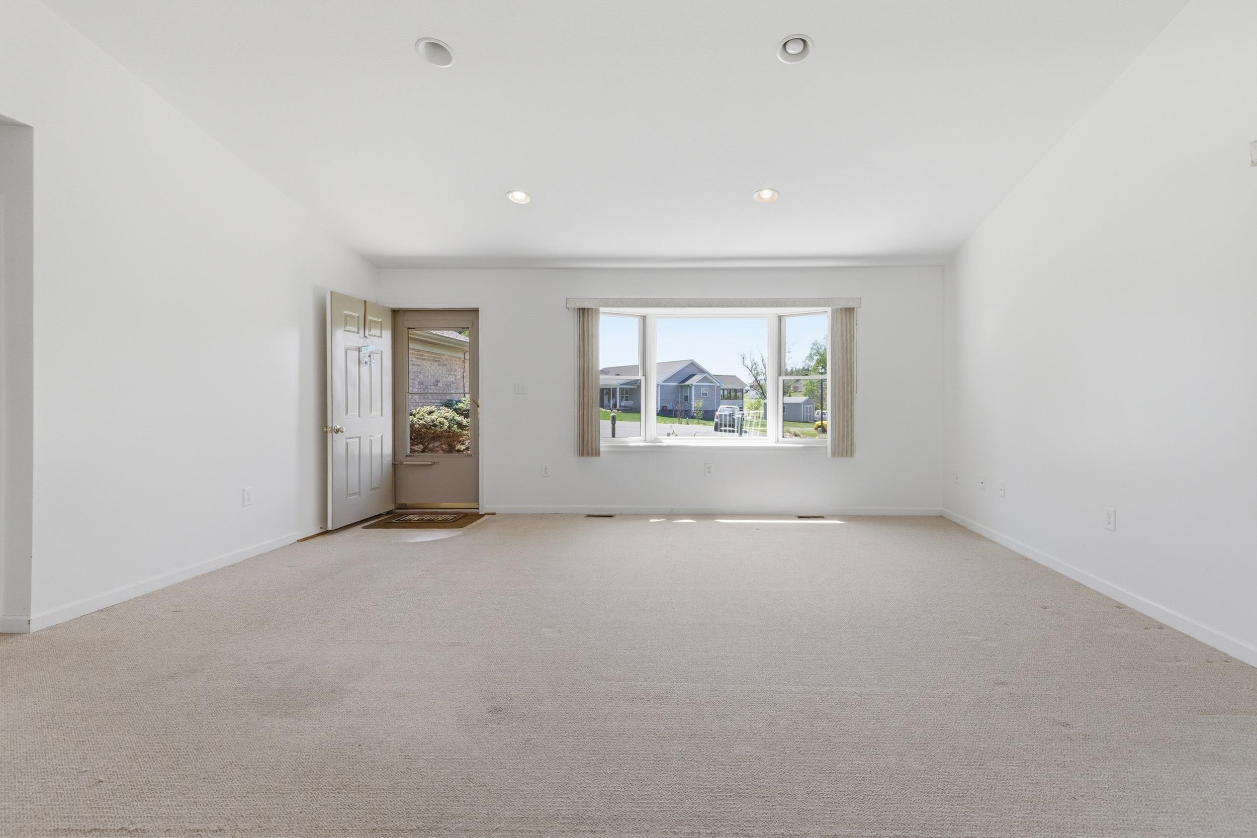 7 BLUE RIDGE CT, LURAY, Virginia 22835, 3 Bedrooms Bedrooms, ,2 BathroomsBathrooms,Residential,7 BLUE RIDGE CT,676188 MLS # 676188