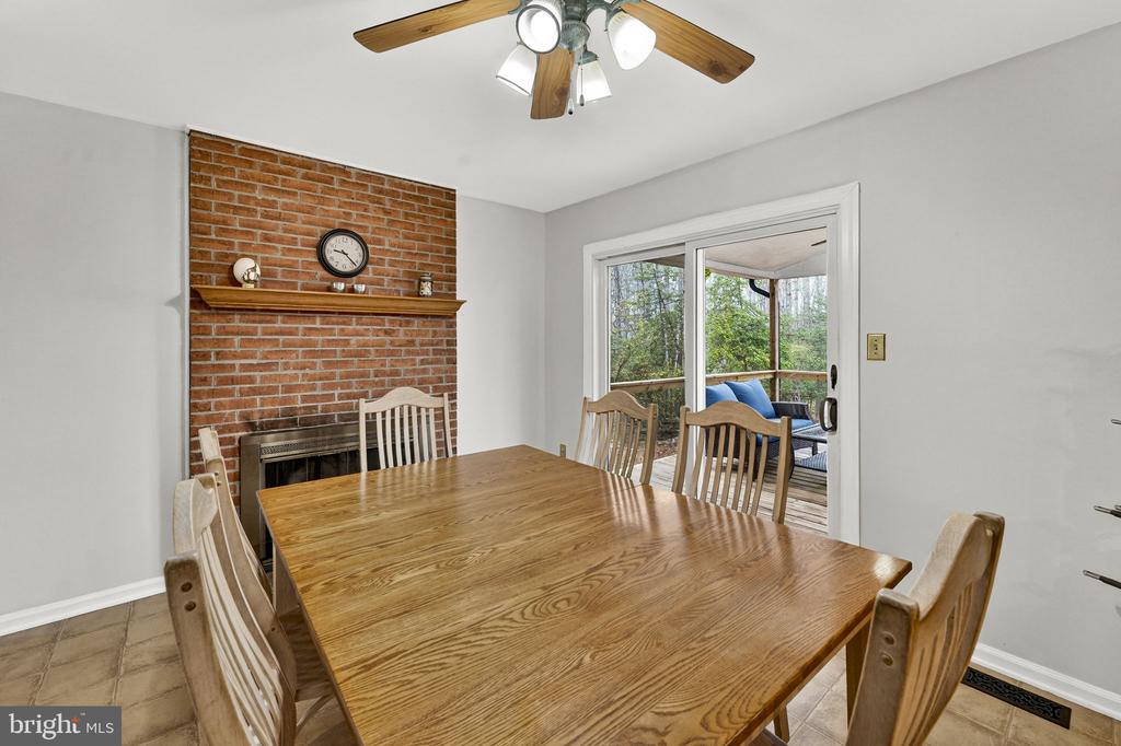 2266 BEAVER DAM RD, MIDLAND, Virginia 22728, 4 Bedrooms Bedrooms, ,3 BathroomsBathrooms,Residential,2266 BEAVER DAM RD,VAFQ2021262 MLS # VAFQ2021262