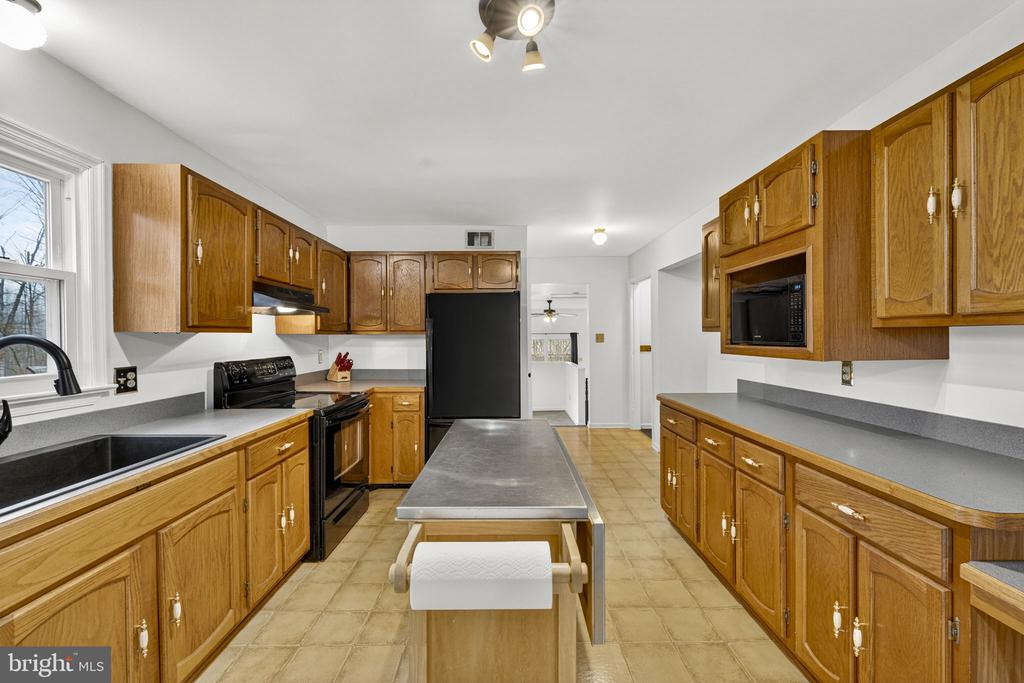 2266 BEAVER DAM RD, MIDLAND, Virginia 22728, 4 Bedrooms Bedrooms, ,3 BathroomsBathrooms,Residential,2266 BEAVER DAM RD,VAFQ2021262 MLS # VAFQ2021262