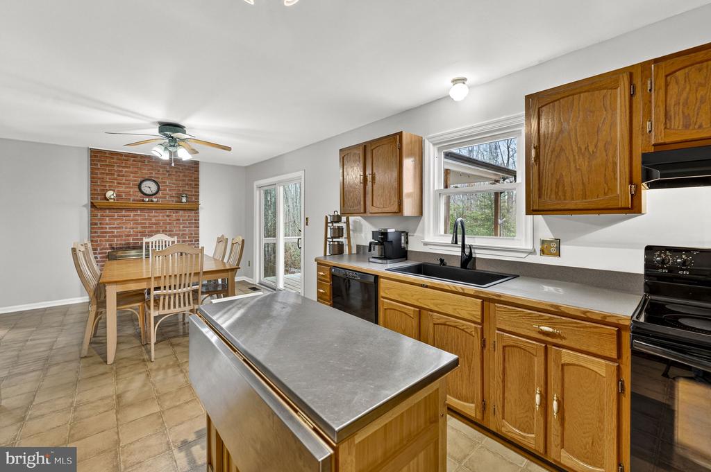 2266 BEAVER DAM RD, MIDLAND, Virginia 22728, 4 Bedrooms Bedrooms, ,3 BathroomsBathrooms,Residential,2266 BEAVER DAM RD,VAFQ2021262 MLS # VAFQ2021262