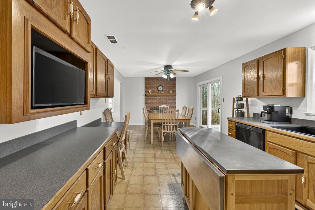 2266 BEAVER DAM RD, MIDLAND, Virginia 22728, 4 Bedrooms Bedrooms, ,3 BathroomsBathrooms,Residential,2266 BEAVER DAM RD,VAFQ2021262 MLS # VAFQ2021262