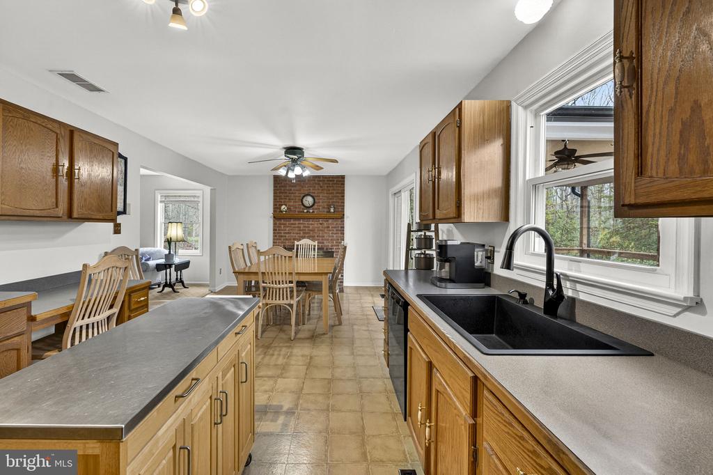 2266 BEAVER DAM RD, MIDLAND, Virginia 22728, 4 Bedrooms Bedrooms, ,3 BathroomsBathrooms,Residential,2266 BEAVER DAM RD,VAFQ2021262 MLS # VAFQ2021262